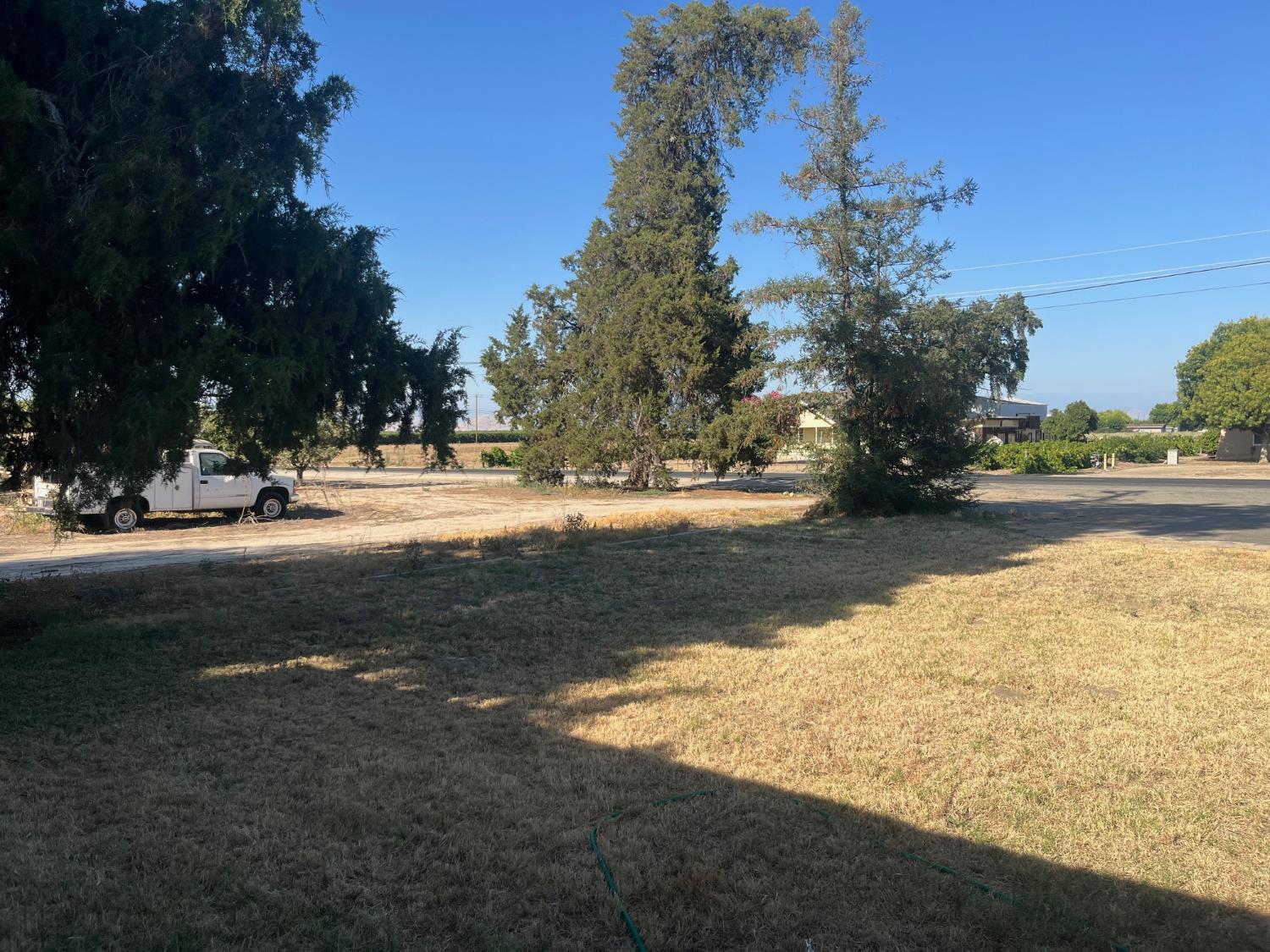 11597 S Academy Ave, Selma, CA 93662
