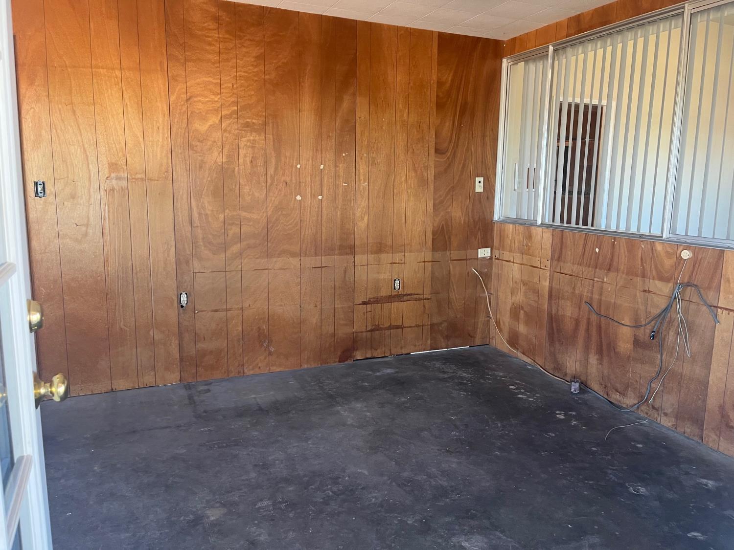 11597 S Academy Ave, Selma, CA 93662