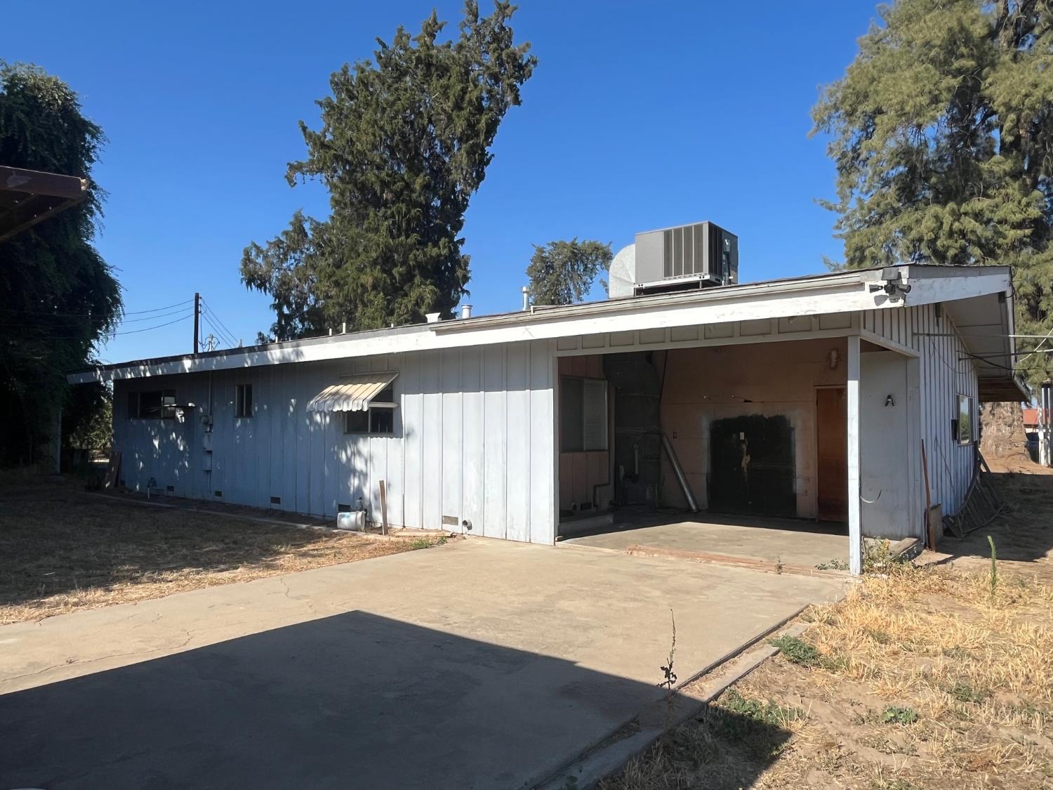 11597 S Academy Ave, Selma, CA 93662