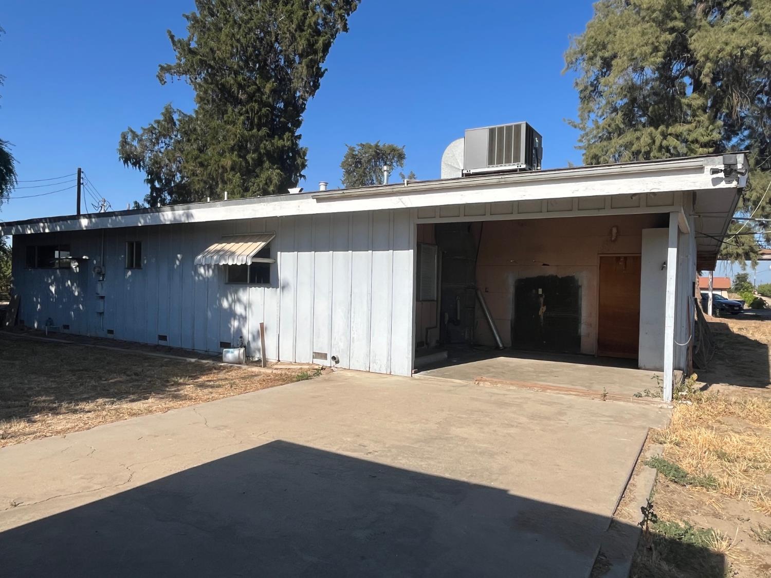 11597 S Academy Ave, Selma, CA 93662
