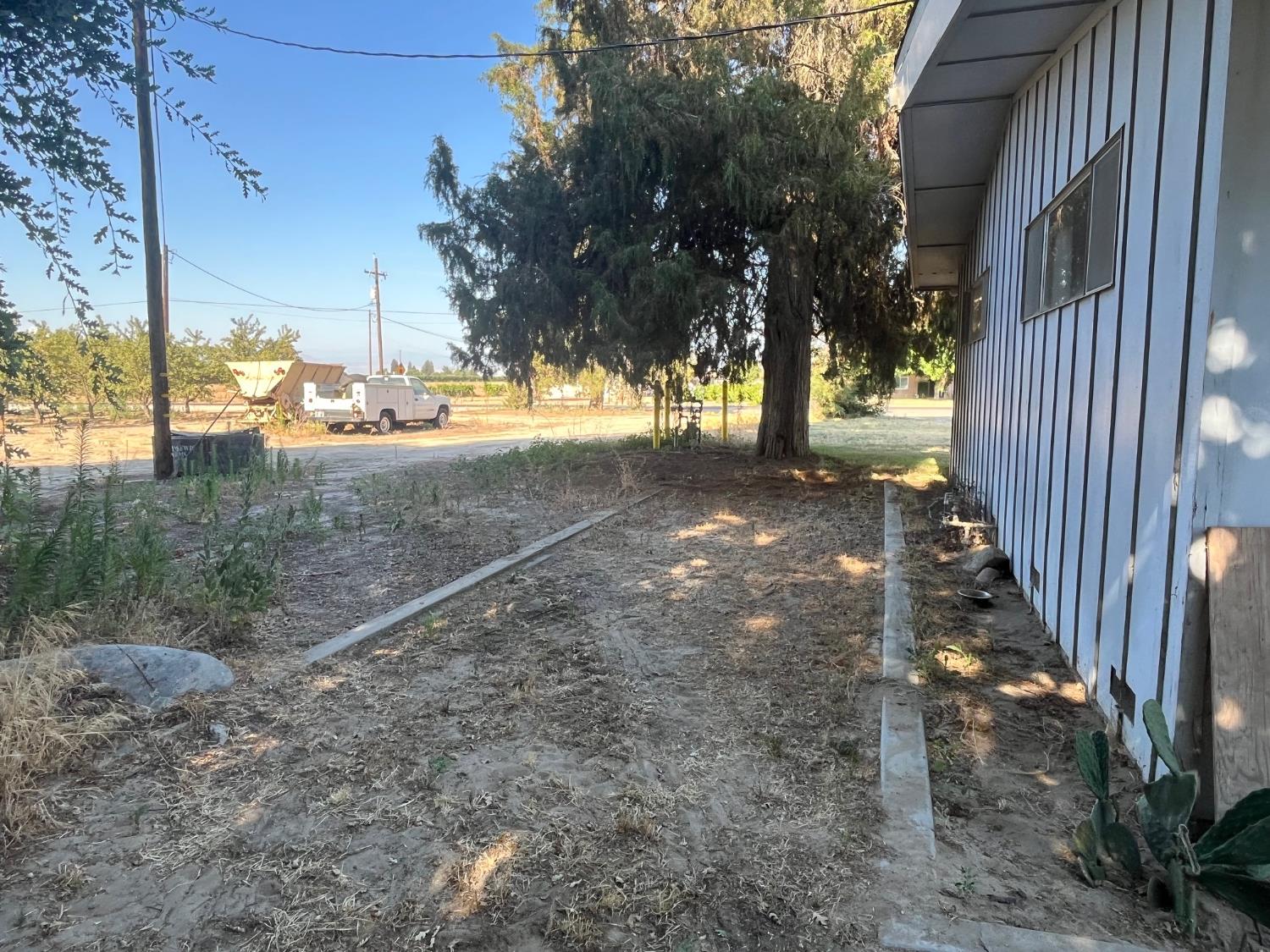 11597 S Academy Ave, Selma, CA 93662