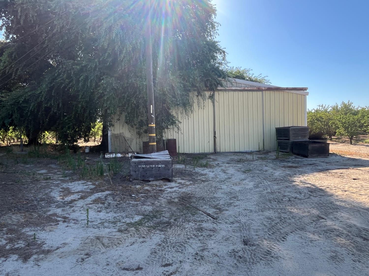 11597 S Academy Ave, Selma, CA 93662
