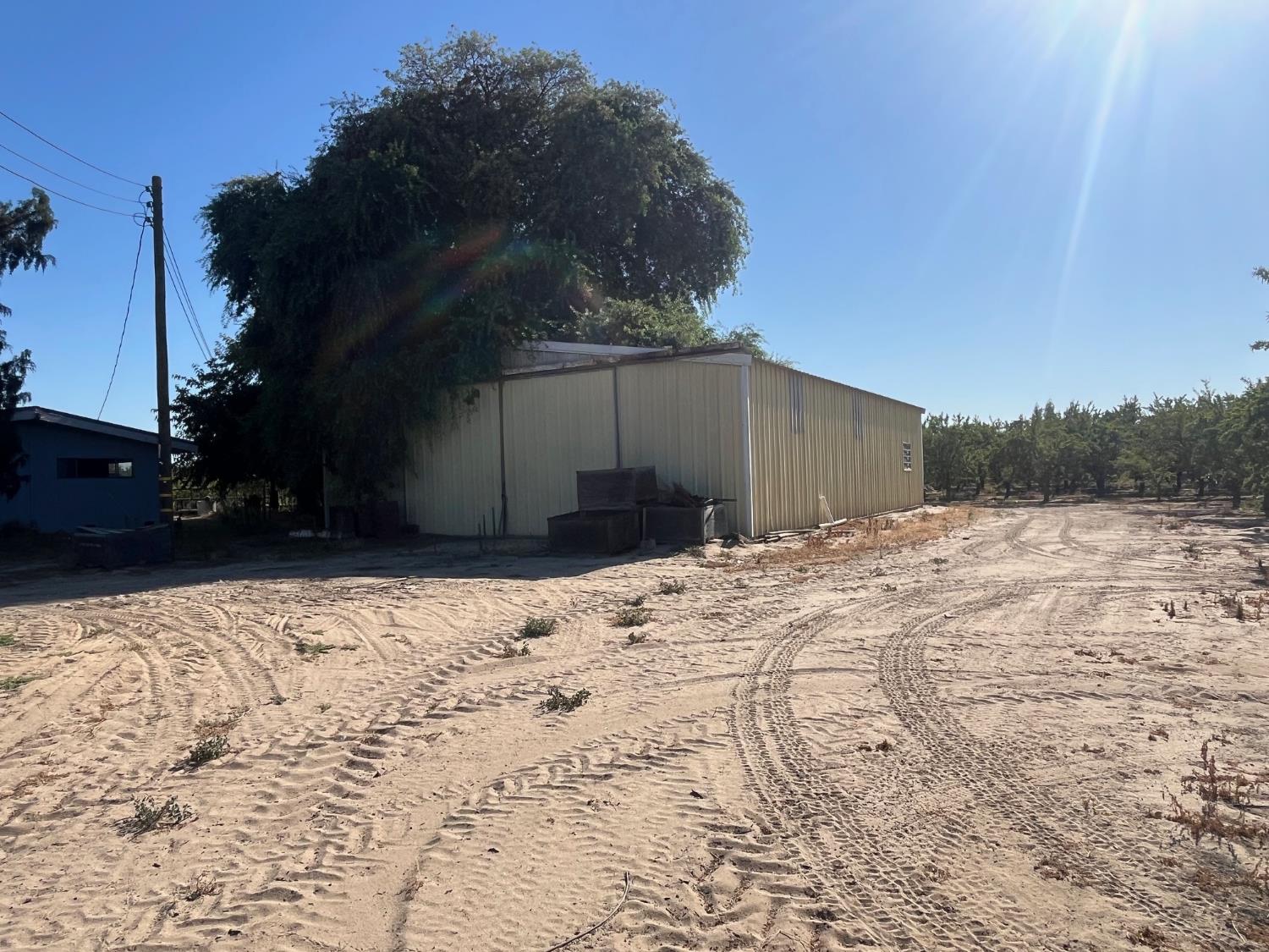11597 S Academy Ave, Selma, CA 93662