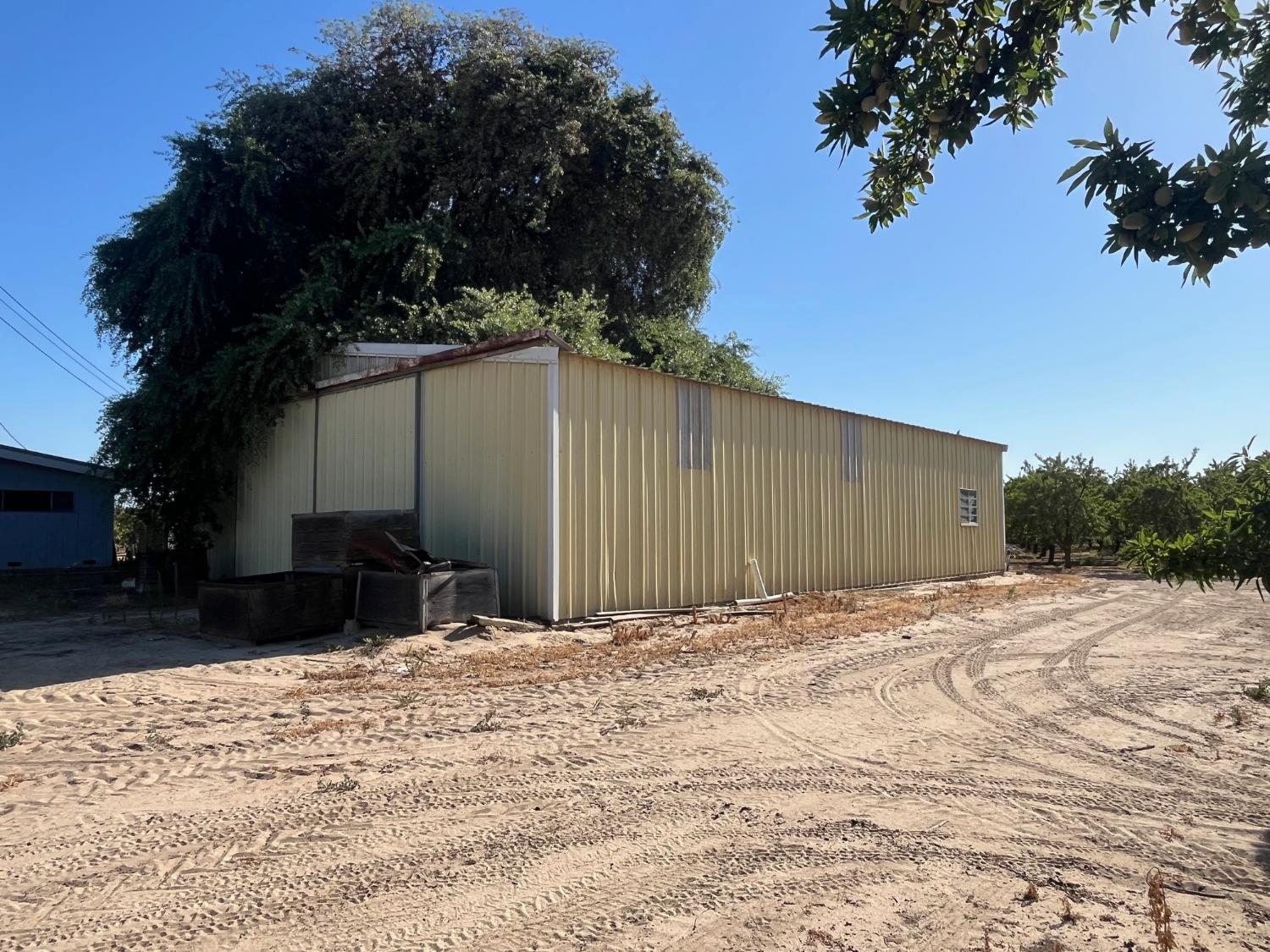 11597 S Academy Ave, Selma, CA 93662