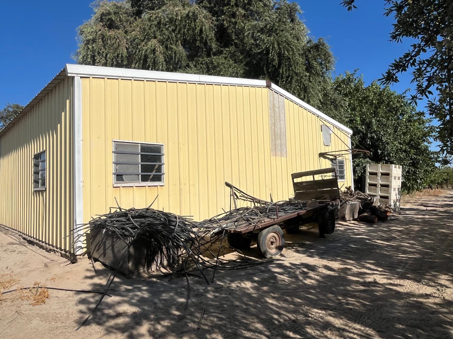 11597 S Academy Ave, Selma, CA 93662