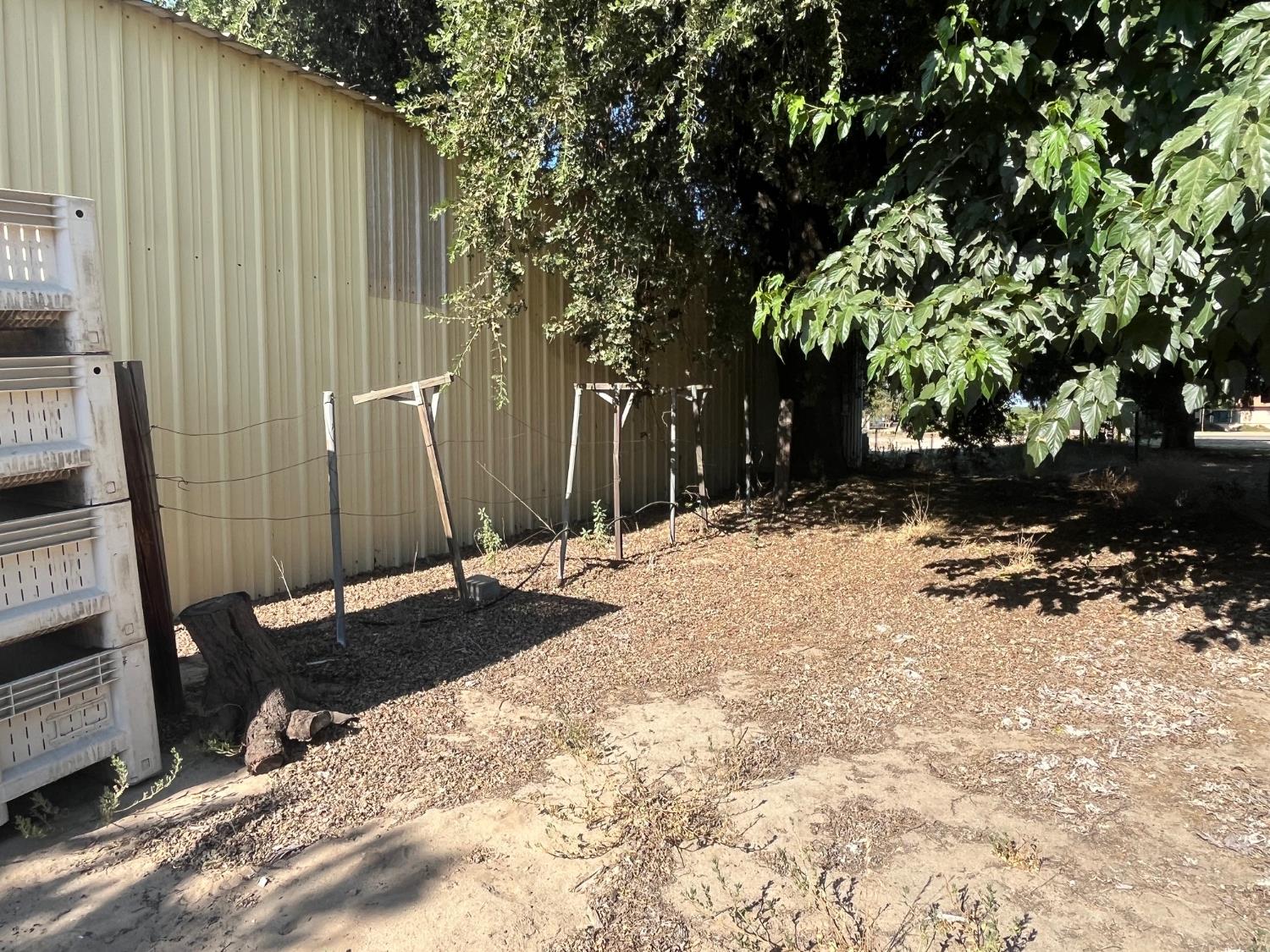 11597 S Academy Ave, Selma, CA 93662