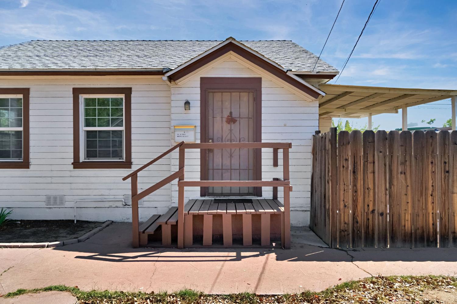 516 W 7Th St, Madera, CA 93637