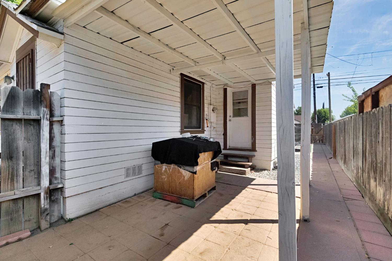 516 W 7Th St, Madera, CA 93637