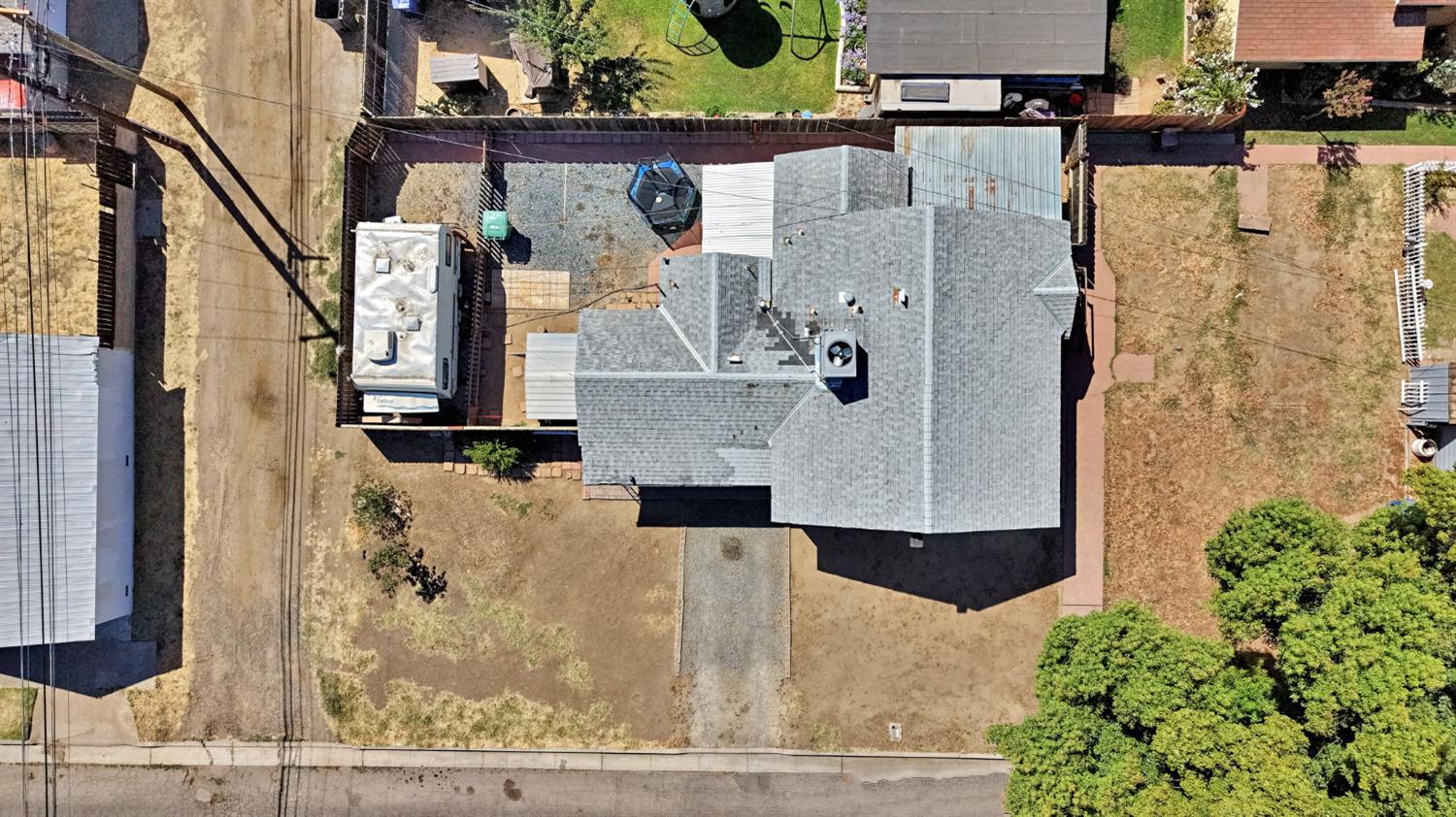 516 W 7Th St, Madera, CA 93637
