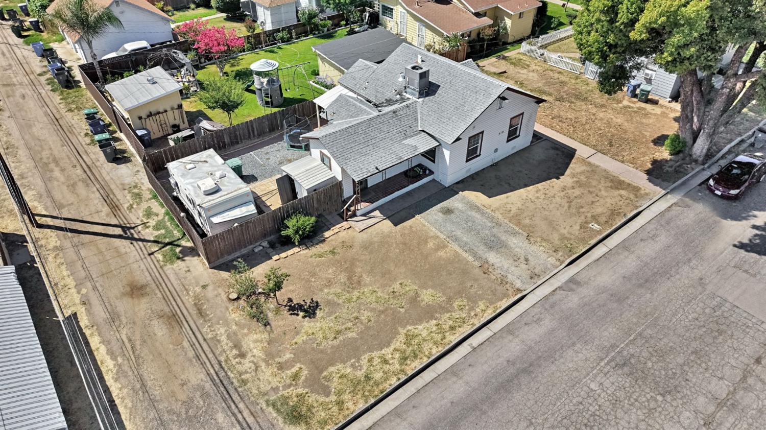 516 W 7Th St, Madera, CA 93637