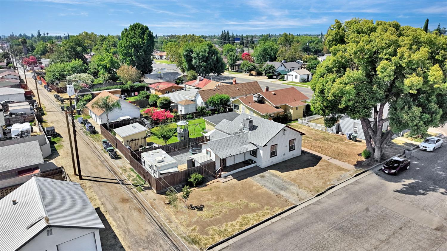 516 W 7Th St, Madera, CA 93637