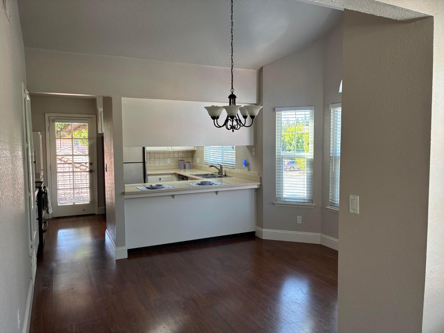 8147 N Cedar Ave #201, Fresno, CA 93720