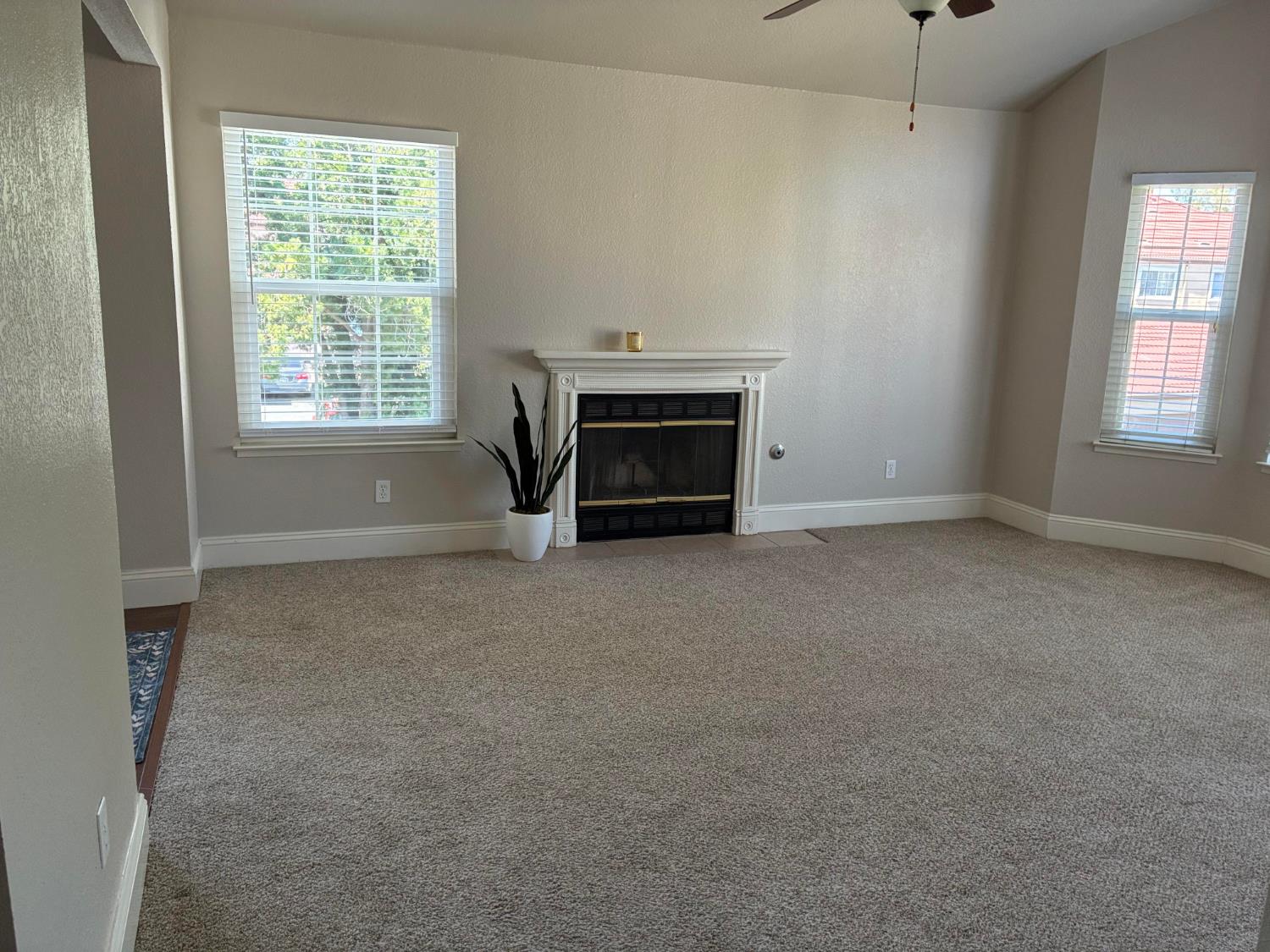 8147 N Cedar Ave #201, Fresno, CA 93720
