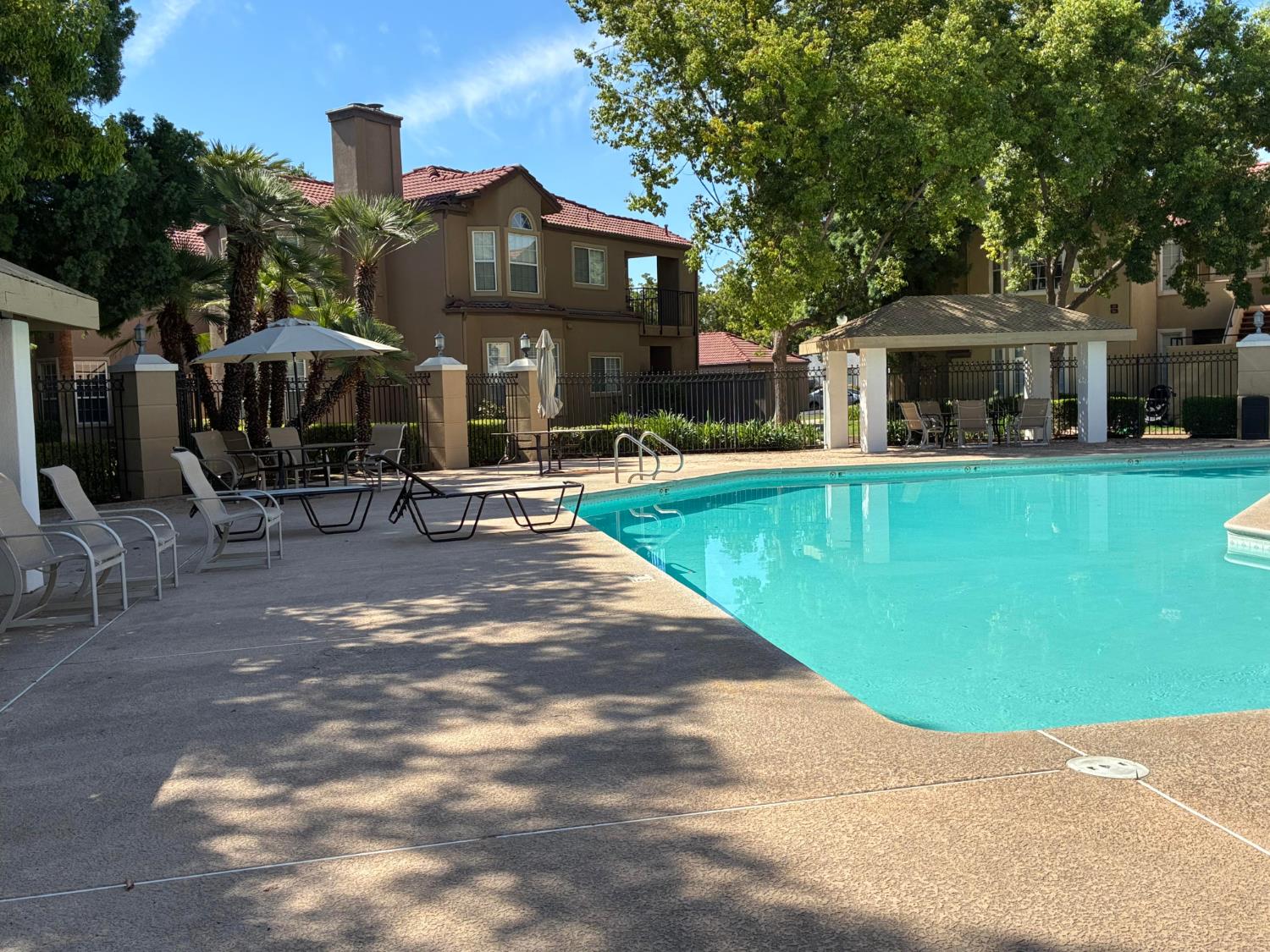 8147 N Cedar Ave #201, Fresno, CA 93720