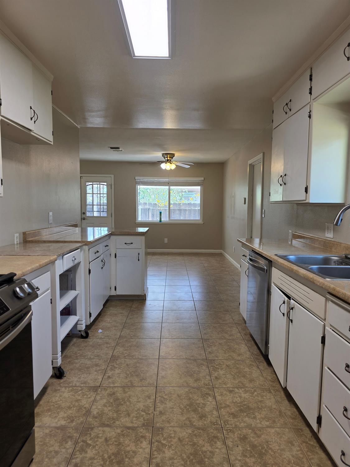 4056 N Argyle Ave, Fresno, CA 93727