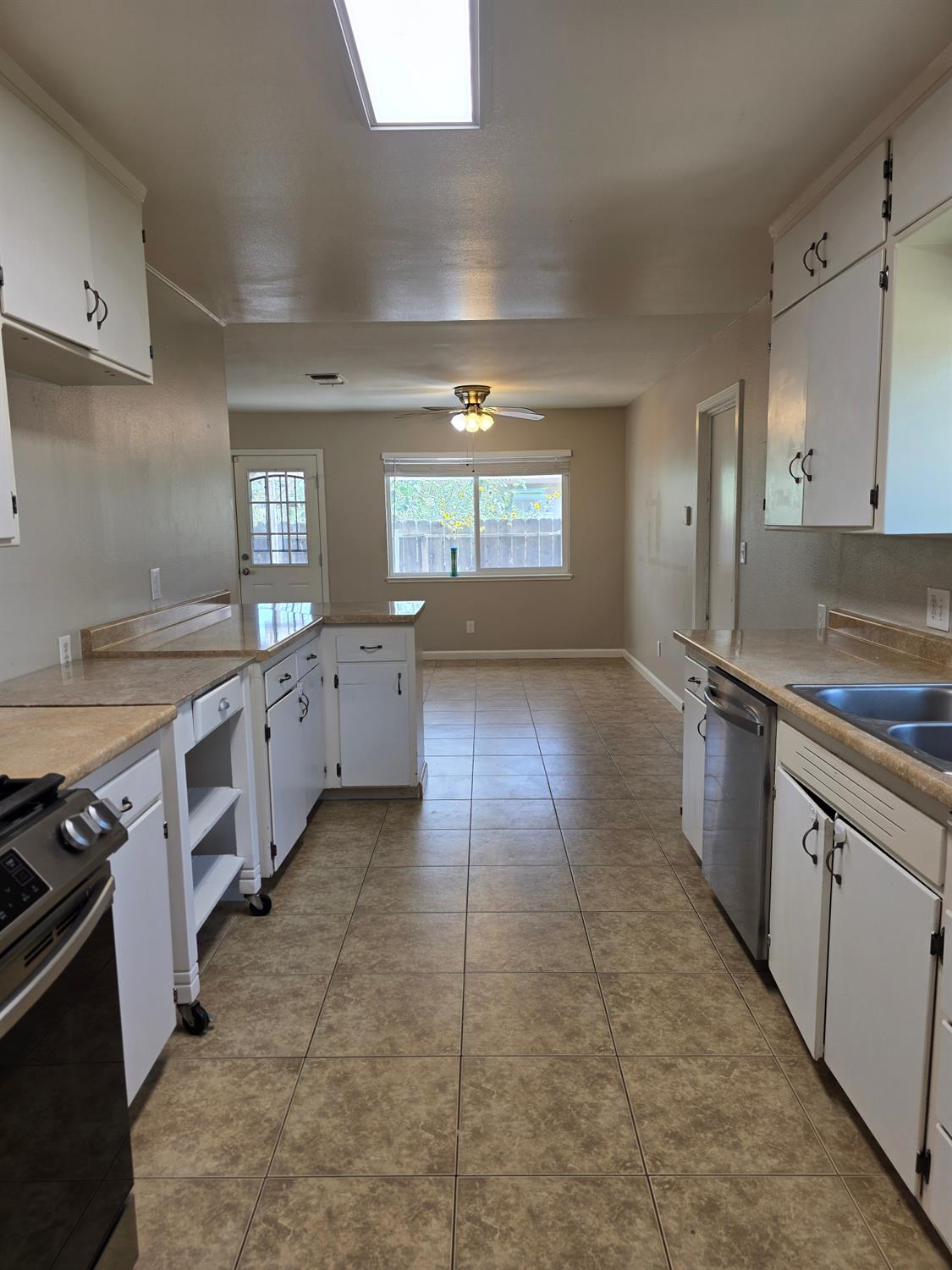 4056 N Argyle Ave, Fresno, CA 93727