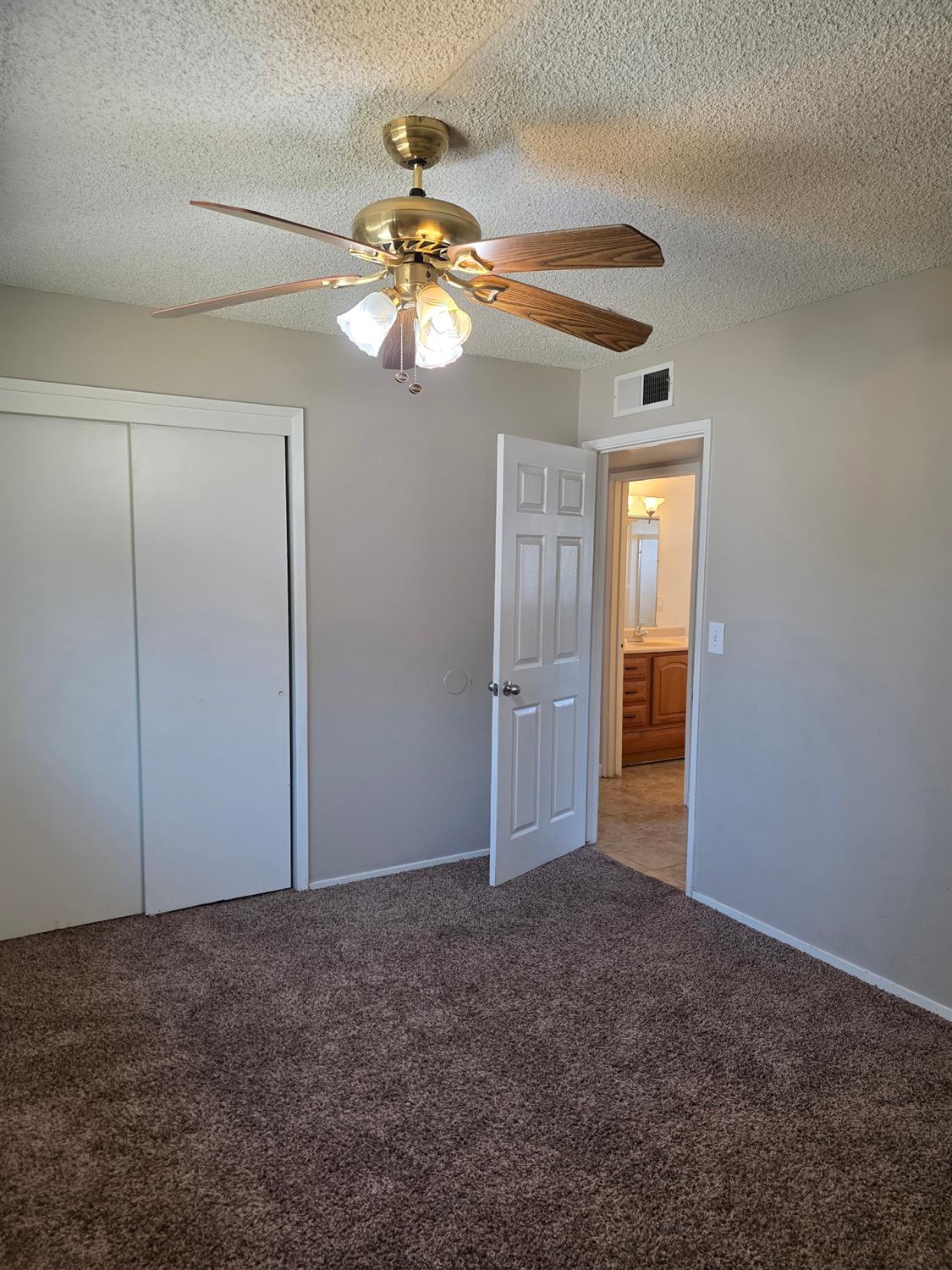 4056 N Argyle Ave, Fresno, CA 93727