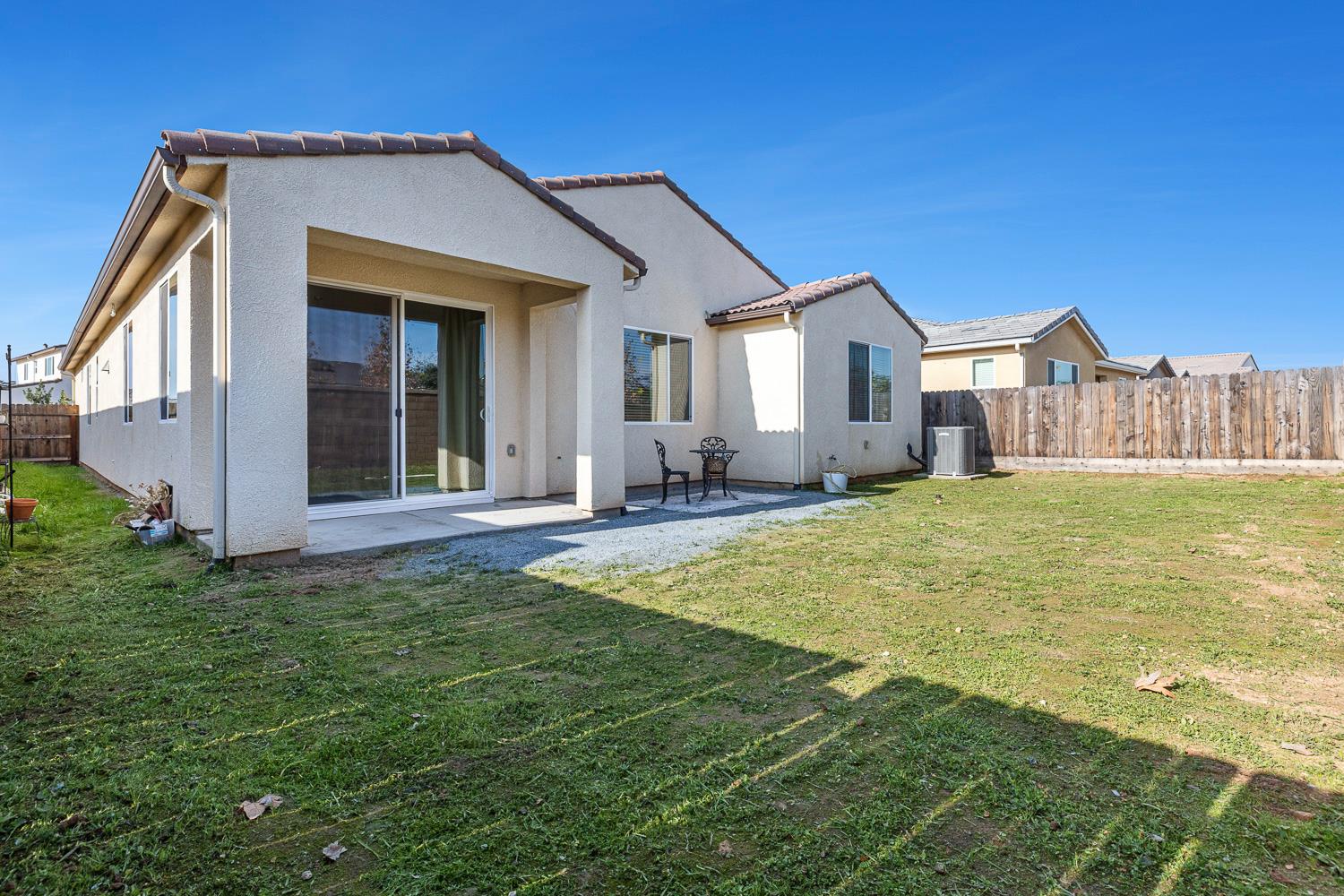 565 Traverse Dr S, Madera, CA 93636