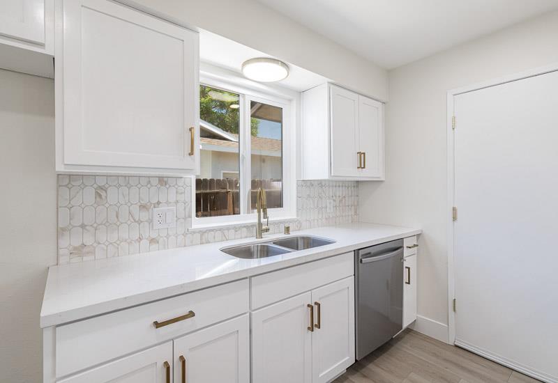 1644 Scott Ct, Clovis, CA 93611