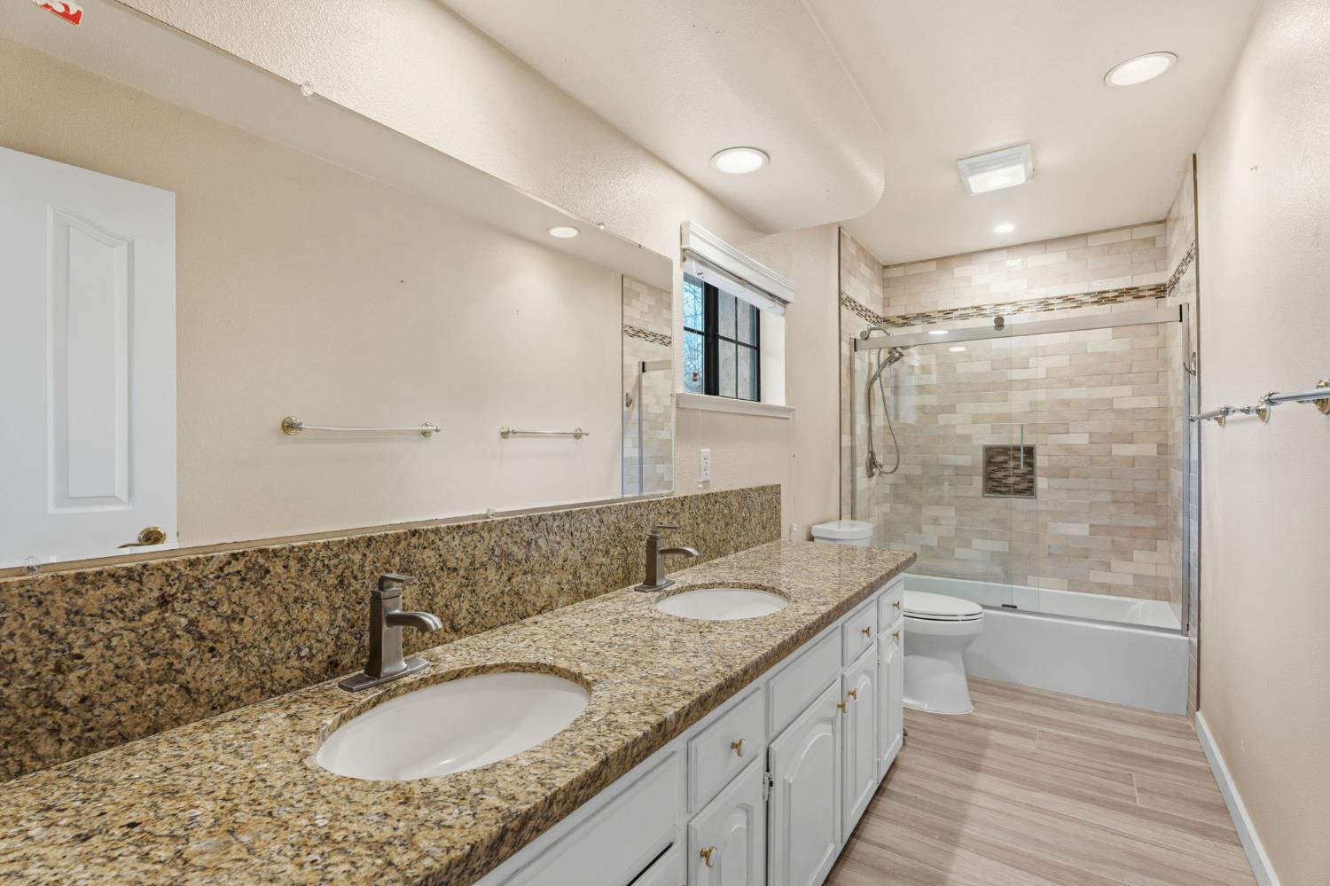 375 W Hagler Ave, Fresno, CA 93711