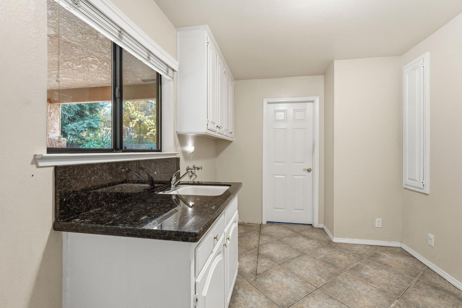 375 W Hagler Ave, Fresno, CA 93711
