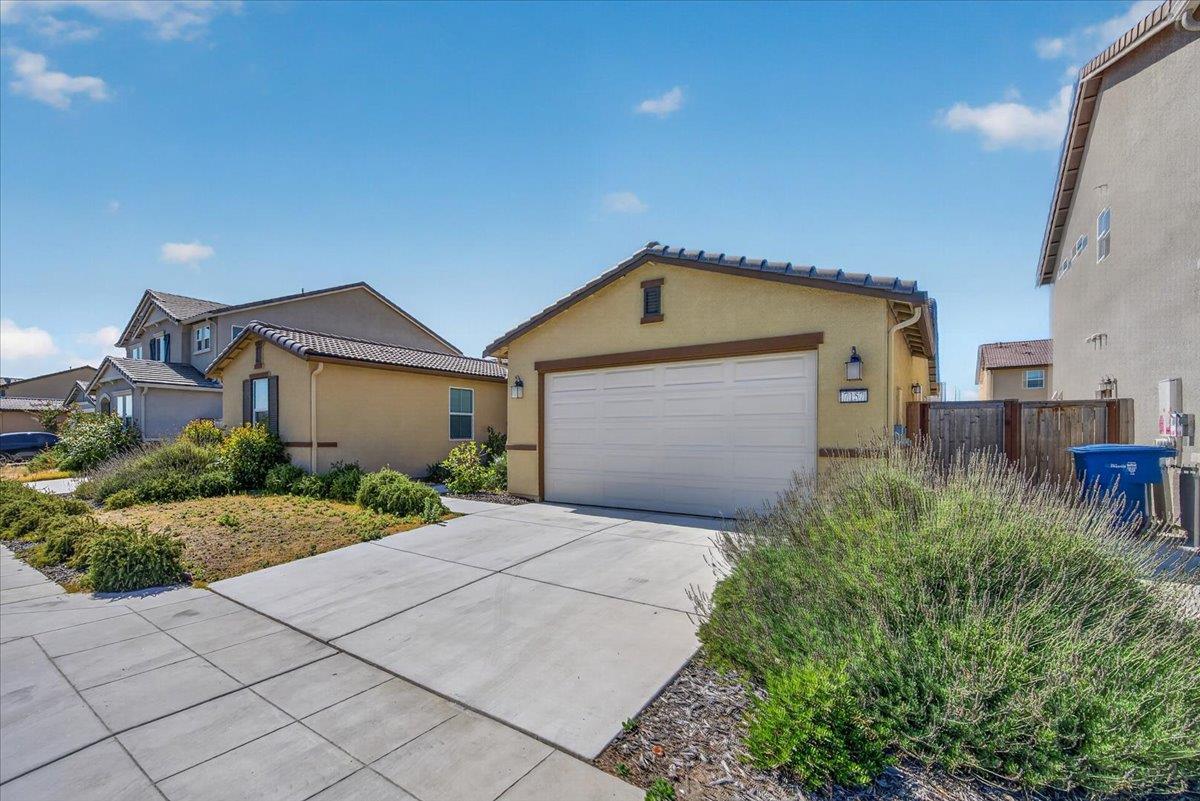 7157 E University Ave, Fresno, CA 93737