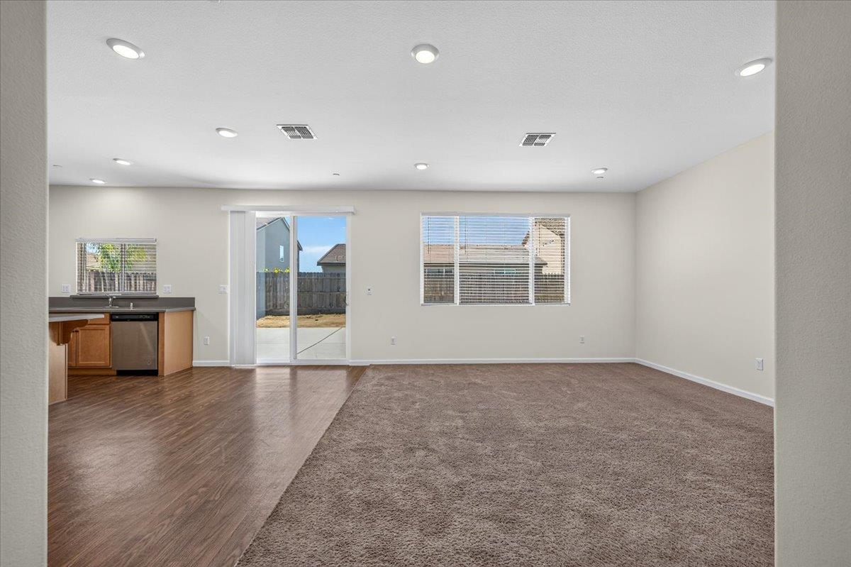 7157 E University Ave, Fresno, CA 93737