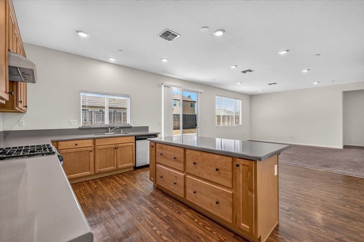 7157 E University Ave, Fresno, CA 93737