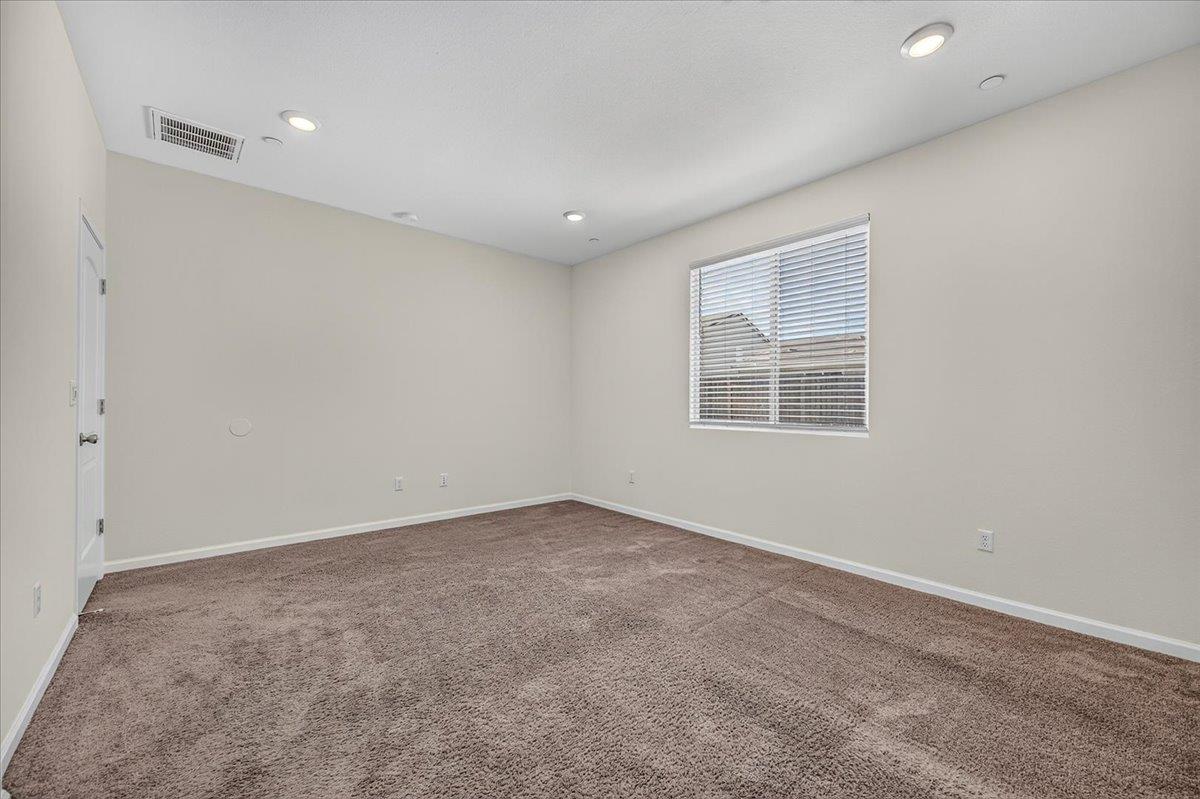 7157 E University Ave, Fresno, CA 93737