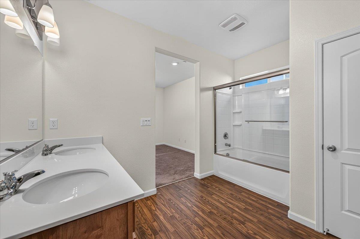 7157 E University Ave, Fresno, CA 93737