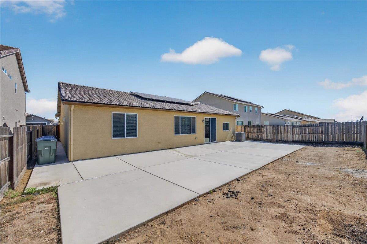 7157 E University Ave, Fresno, CA 93737