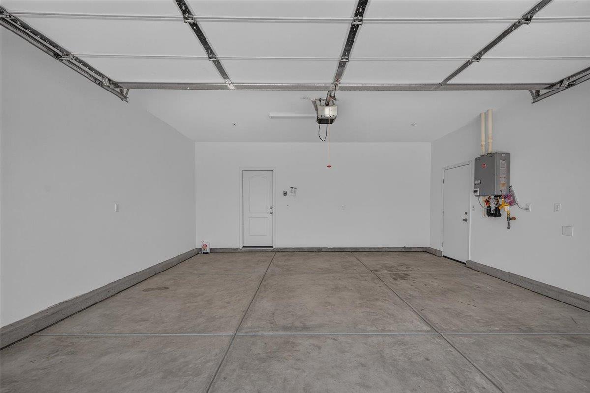 7157 E University Ave, Fresno, CA 93737