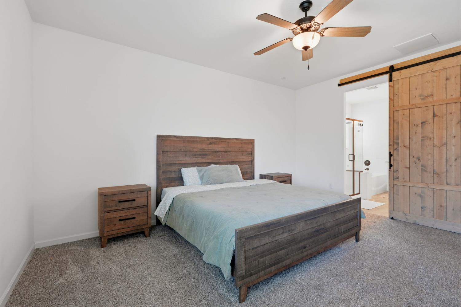 1326 W Sawtooth Pl, Hanford, CA 93230