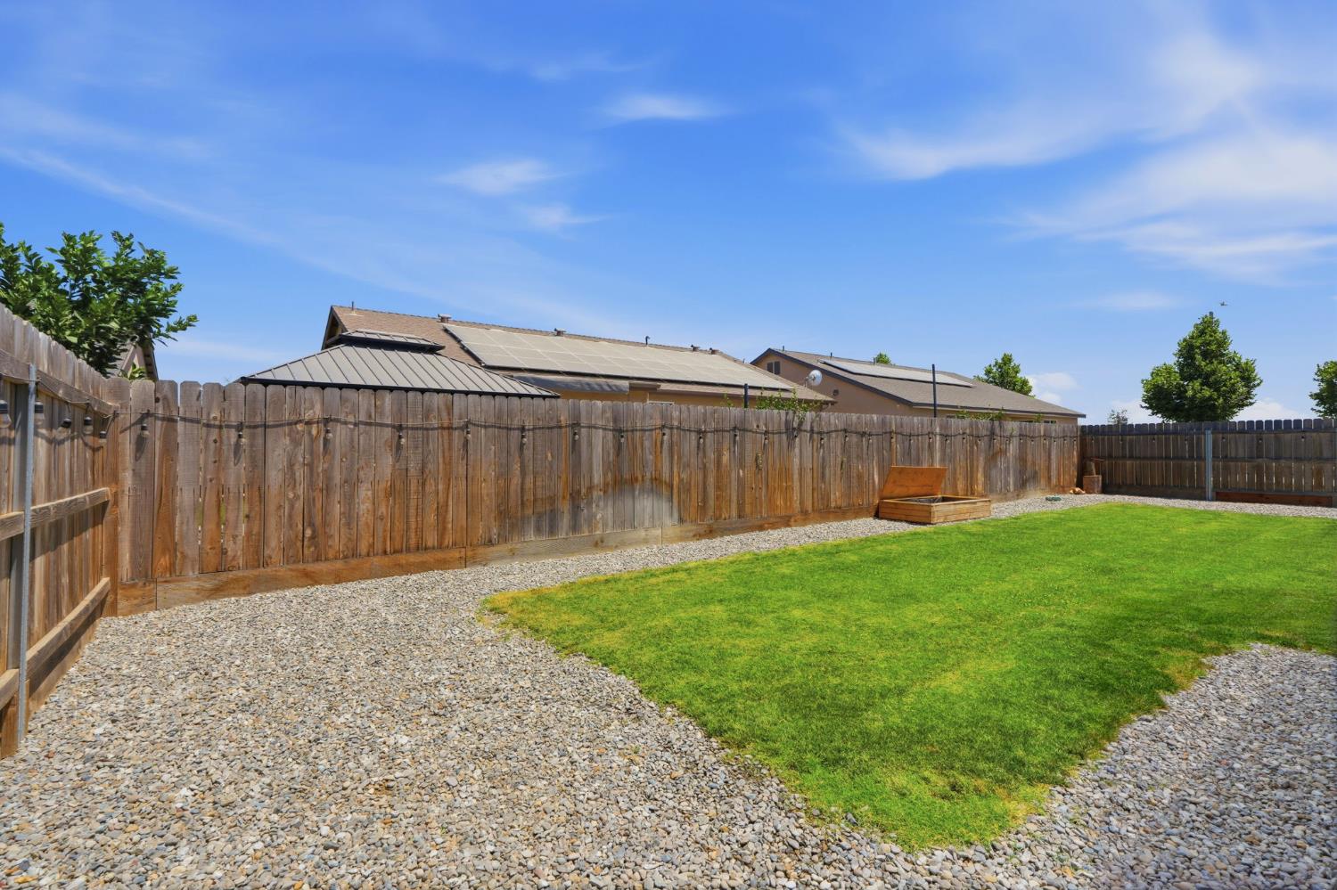 1326 W Sawtooth Pl, Hanford, CA 93230