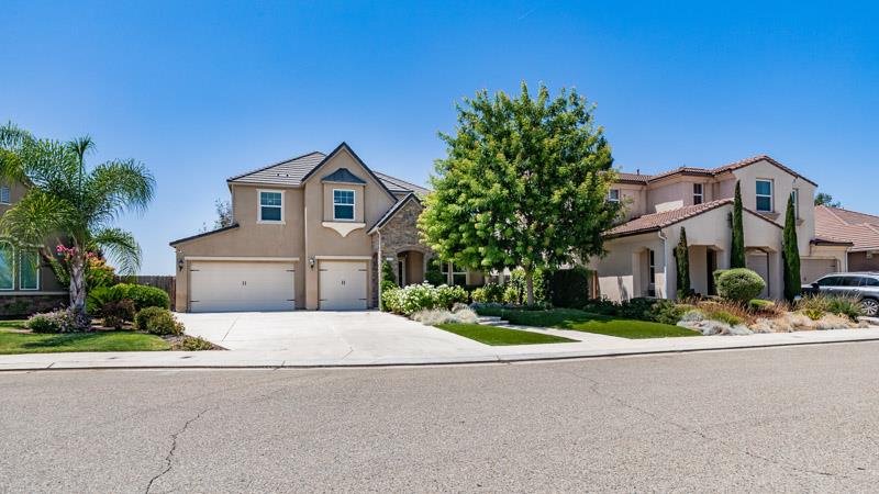 2674 Prescott Ave, Clovis, CA 93619
