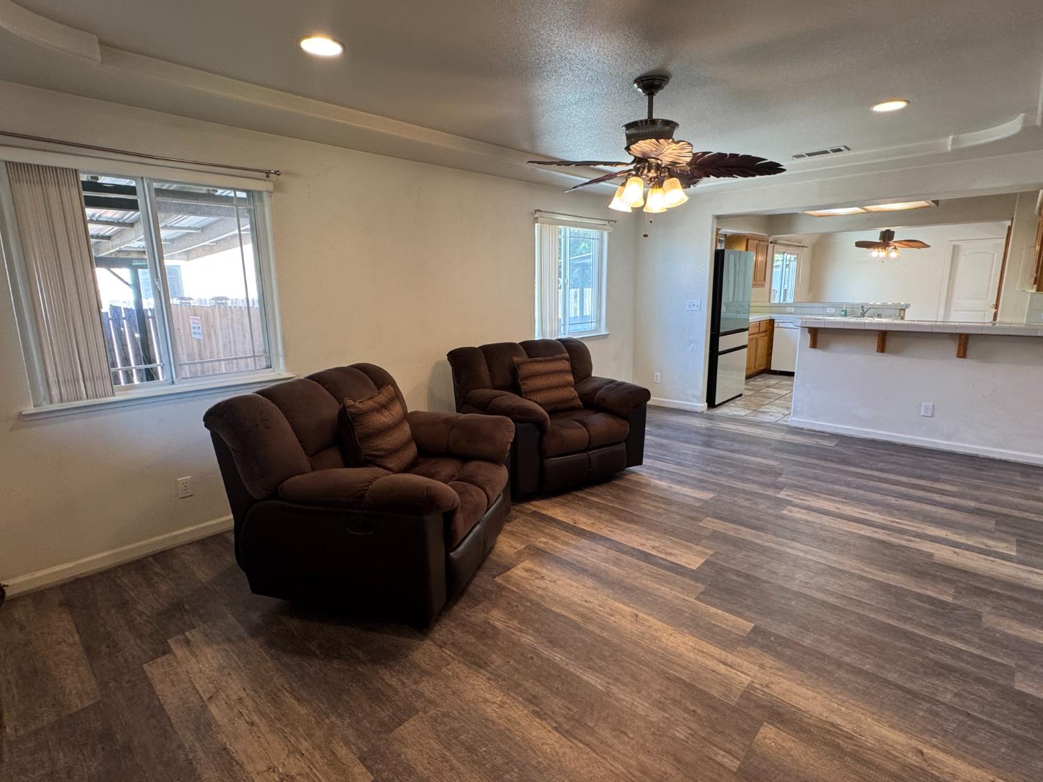 13476 S Pear Ave, Caruthers, CA 93609