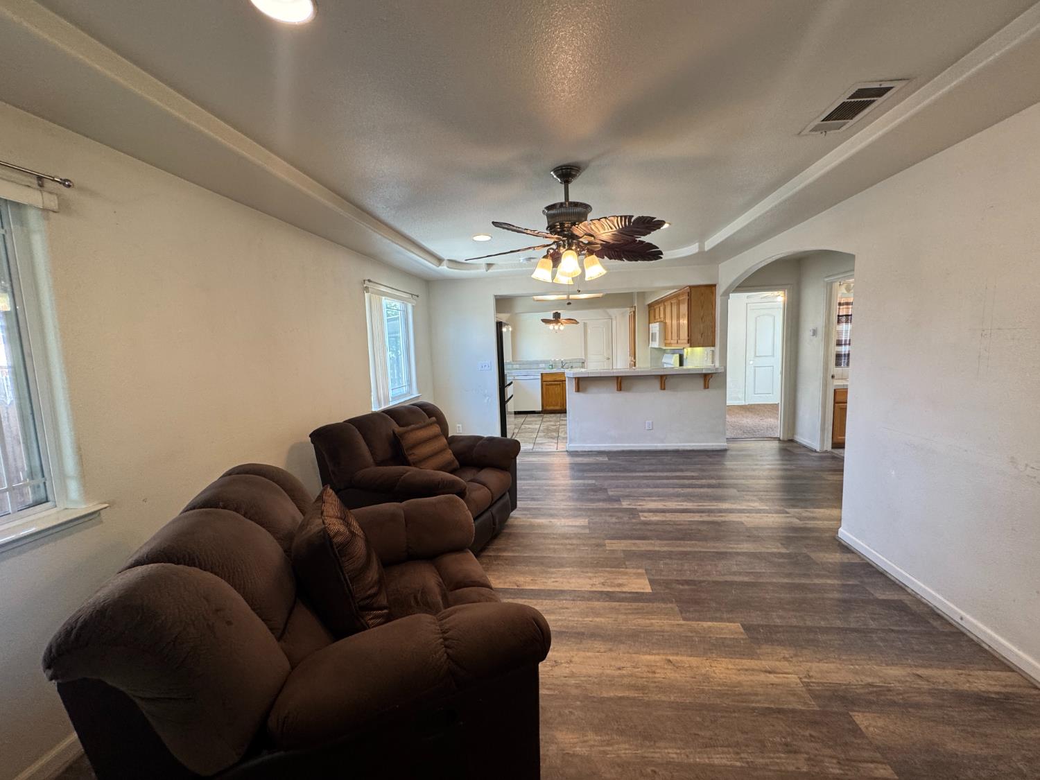 13476 S Pear Ave, Caruthers, CA 93609