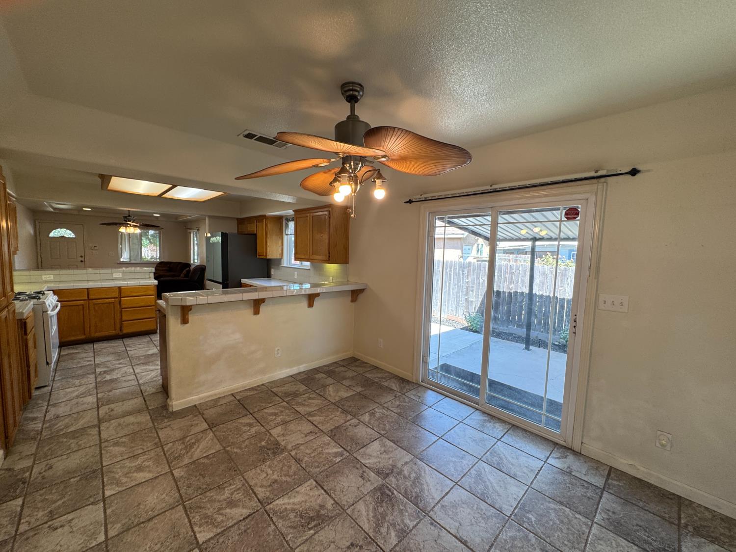 13476 S Pear Ave, Caruthers, CA 93609