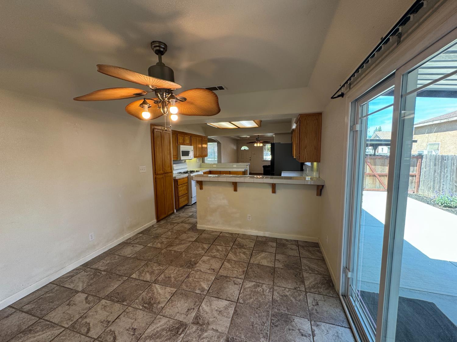 13476 S Pear Ave, Caruthers, CA 93609