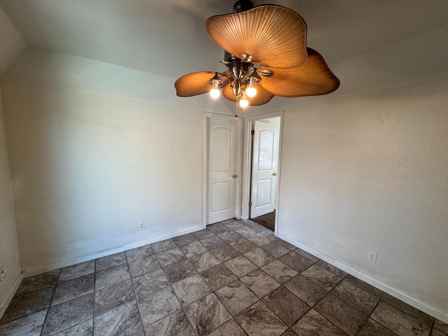 13476 S Pear Ave, Caruthers, CA 93609
