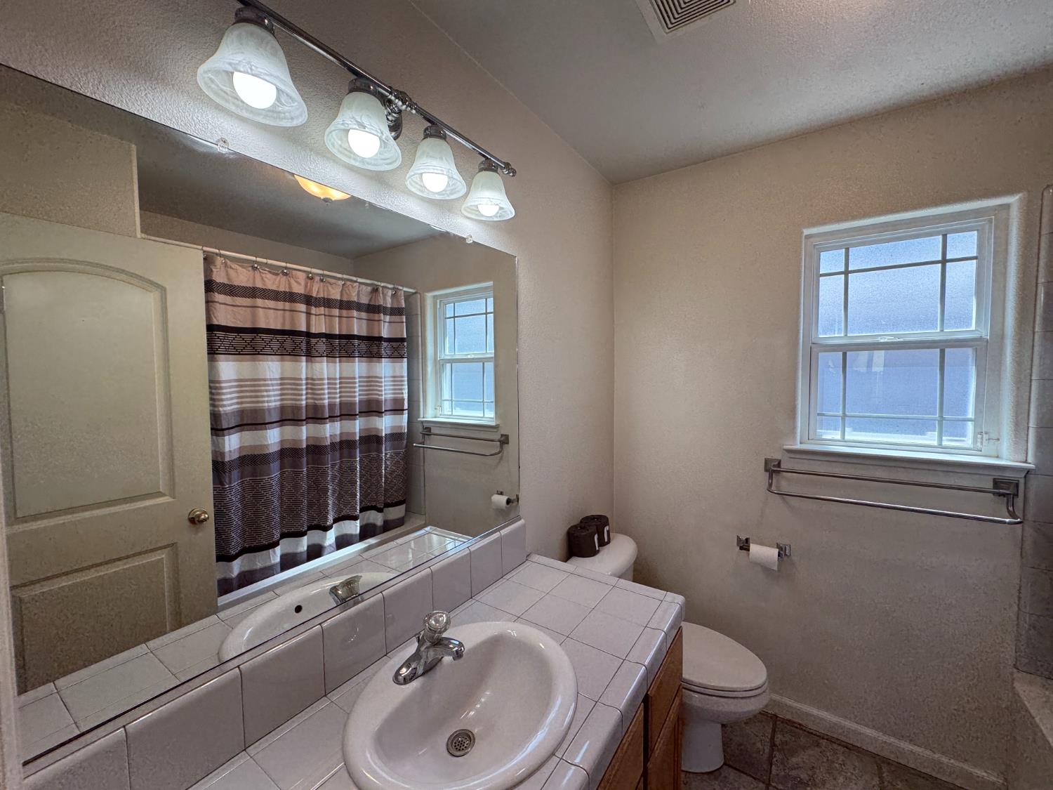 13476 S Pear Ave, Caruthers, CA 93609