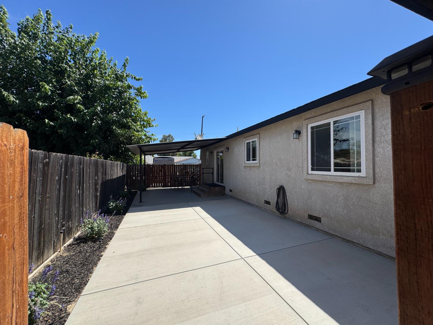 13476 S Pear Ave, Caruthers, CA 93609