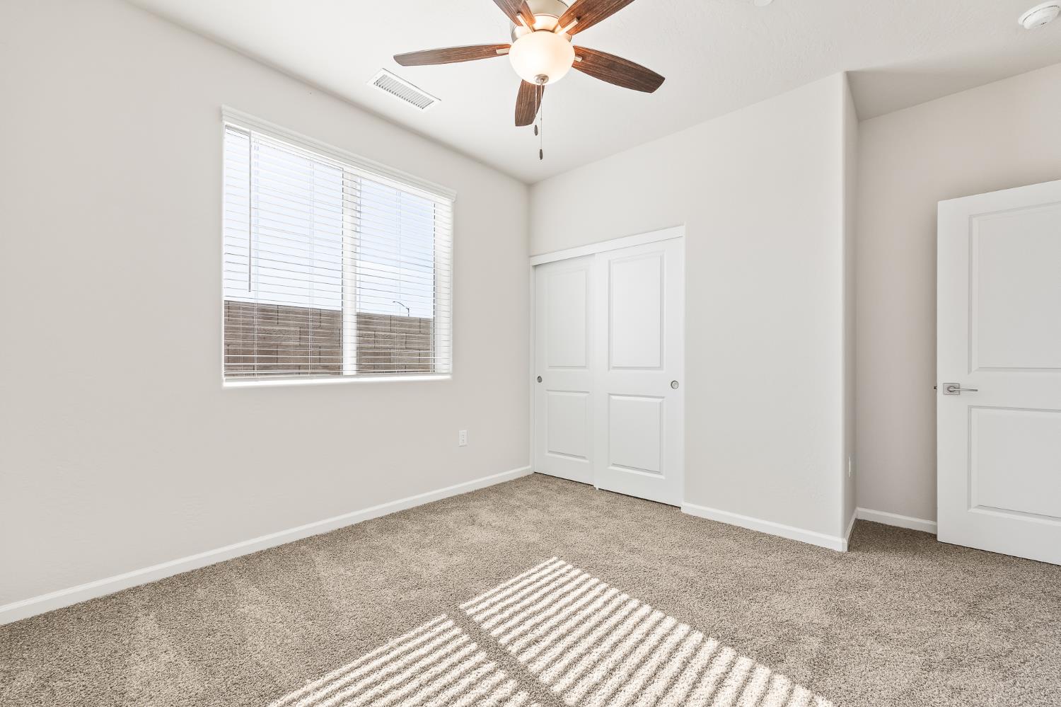 2474 E Okeefe Dr, Fresno, CA 93720