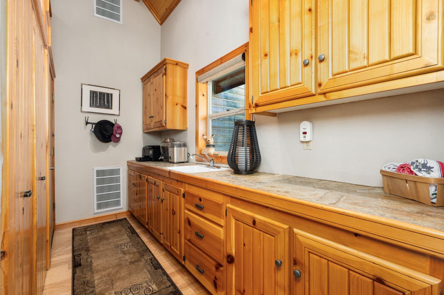 42331 Granite Rim, Shaver Lake, CA 93664