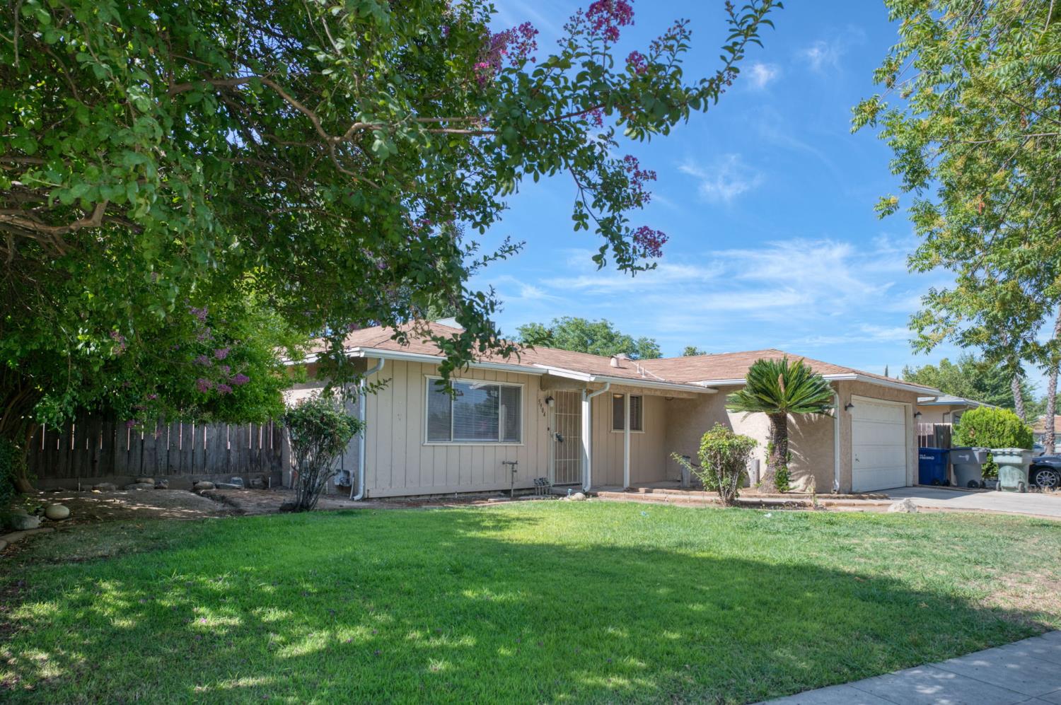 5904 E Pontiac Way, Fresno, CA 93727