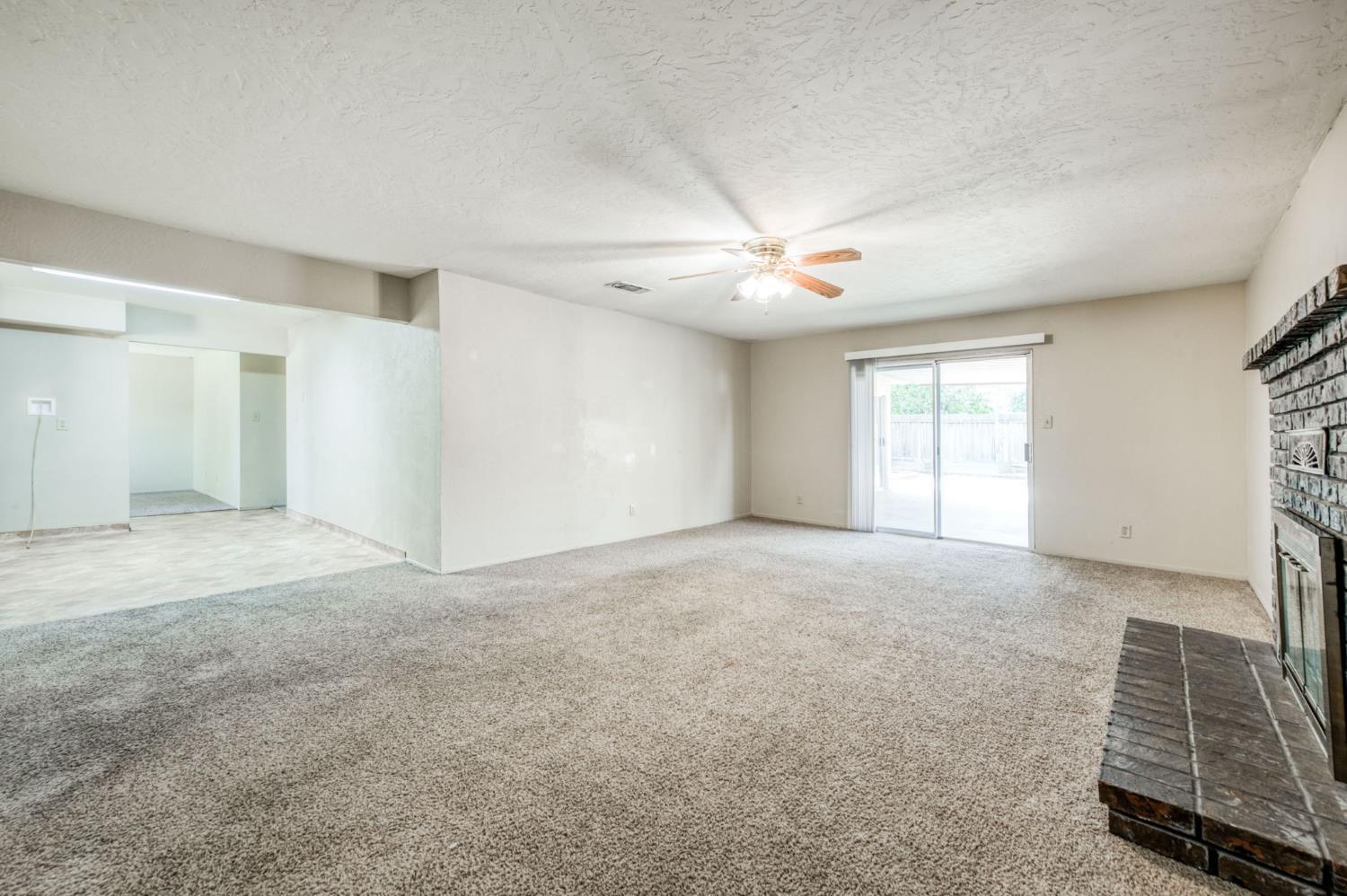 5904 E Pontiac Way, Fresno, CA 93727