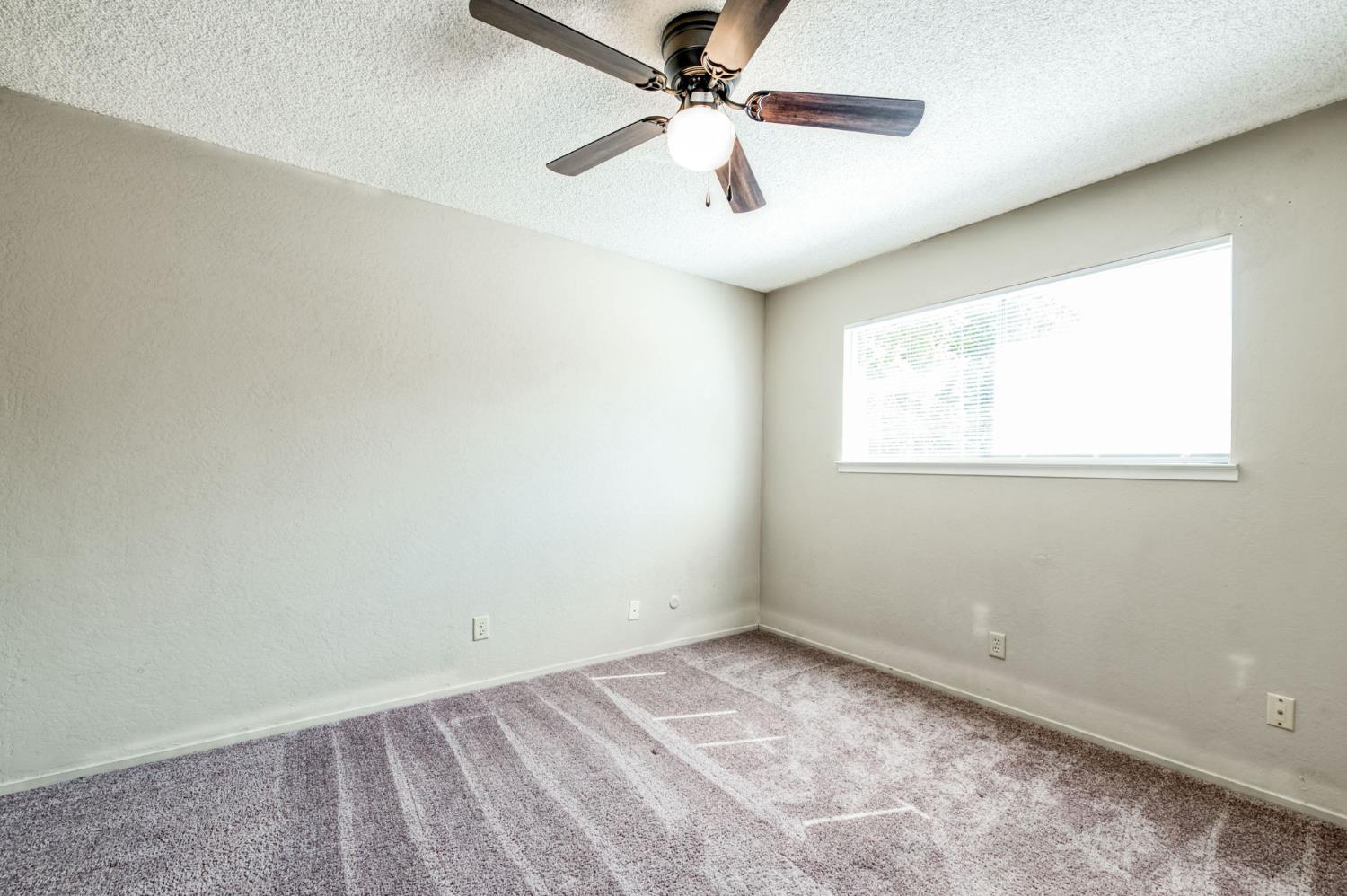 5904 E Pontiac Way, Fresno, CA 93727