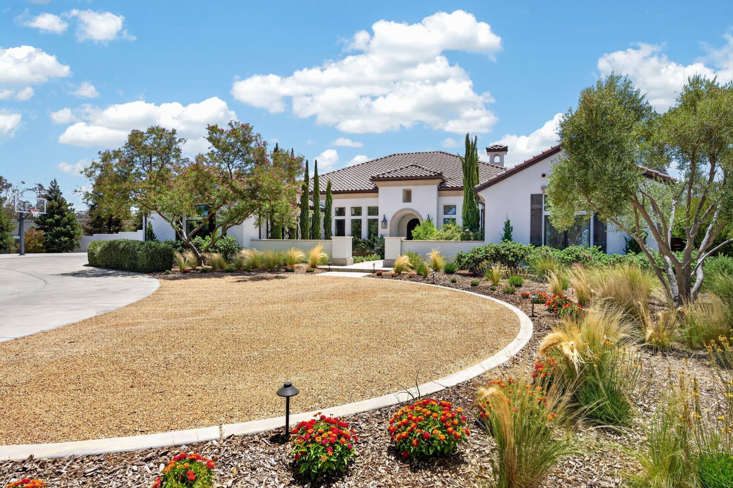 3825 Reno Ave, Clovis, CA 93619