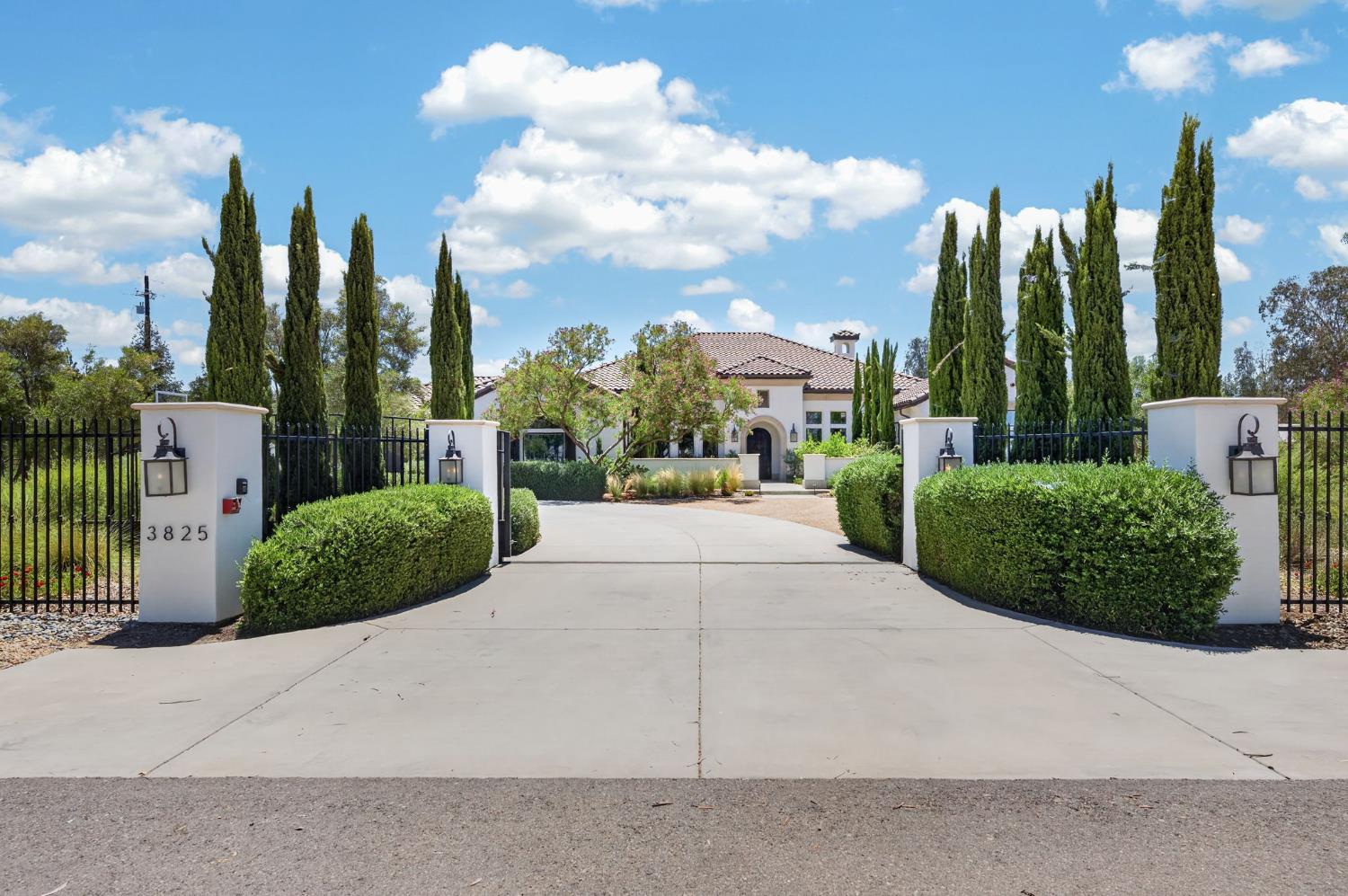 3825 Reno Ave, Clovis, CA 93619