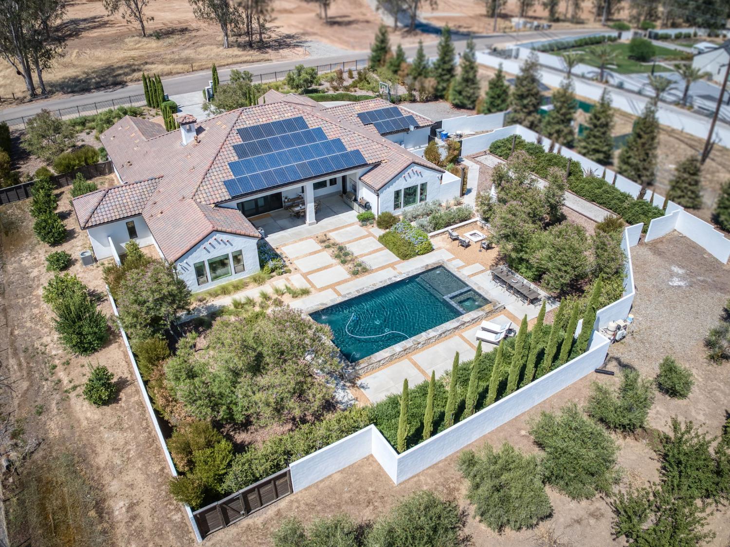 3825 Reno Ave, Clovis, CA 93619